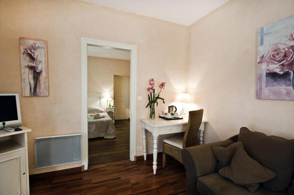 Logis Le Quai Fleuri Hotell Les Villages Voveens Rom bilde